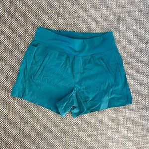 Athleta Trekkie short
